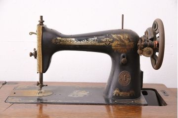 ジャンク品　SINGER(シンガー)社　お洒落なアンティークの空間を演出するミシンテーブル(シンガーミシン、ミシン台、ディスプレイ、工業用ミシン)(R-048822)