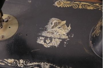 ジャンク品　SINGER(シンガー)社　お洒落なアンティークの空間を演出するミシンテーブル(シンガーミシン、ミシン台、ディスプレイ、工業用ミシン)(R-048822)