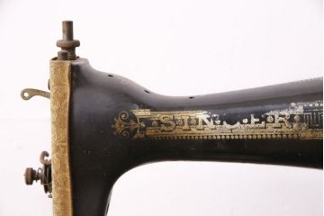ジャンク品　SINGER(シンガー)社　お洒落なアンティークの空間を演出するミシンテーブル(シンガーミシン、ミシン台、ディスプレイ、工業用ミシン)(R-048822)