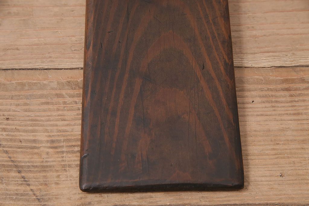 アンティーク雑貨　趣のあるディスプレイを盛り上げる鉄製の薬研(ディスプレイ雑貨、台付き)(R-048824)