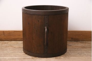 アンティーク雑貨　時代の味を感じる存在感抜群の斗棒付き一斗枡(一斗マス)(R-048827)