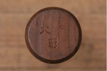アンティーク雑貨　長い歳月を経た味のある風合いが魅力的な斗棒付き一斗枡(一斗マス)(R-048828)
