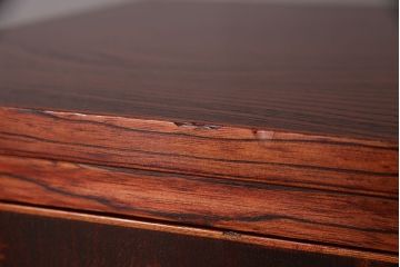 中古　民芸家具　岩谷堂箪笥　黒々とした牡丹金具が上質な雰囲気を高める衣装箪笥(整理箪笥、和タンス、引き出し、チェスト)(R-048831)