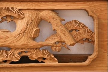 ビンテージ建具　昭和後期　インテリアとしてもおすすめ!躍動感ある彫りが見事な欄間(彫刻欄間、明り取り、建具)(R-048836)