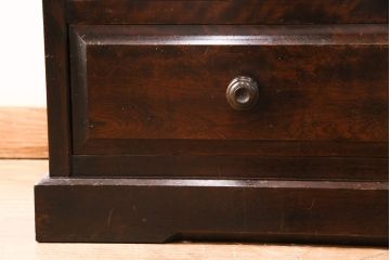 中古　北海道民芸家具　落ち着いた空間にぴったり!上品な佇まいのチェスト(整理タンス、収納タンス、衣装タンス、引き出し)(R-048842)