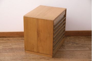 アンティーク雑貨　昭和中期　オリヅル印　昭和レトロな佇まいが魅力のミシン糸ケース(小引き出し、収納棚、小物収納)(R-048851)