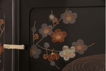 中古　輪島塗　和の趣溢れる上品な佇まいが魅力の飾り棚(茶棚、収納棚、違い棚)(R-048858)