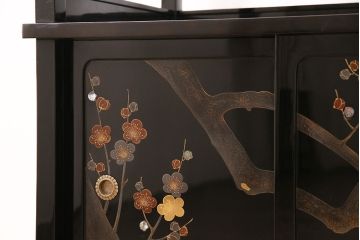 中古　輪島塗　和の趣溢れる上品な佇まいが魅力の飾り棚(茶棚、収納棚、違い棚)(R-048858)