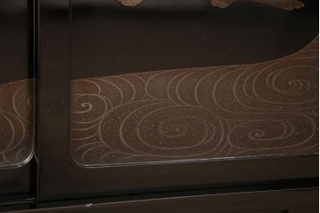 中古　輪島塗　和の趣溢れる上品な佇まいが魅力の飾り棚(茶棚、収納棚、違い棚)(R-048858)