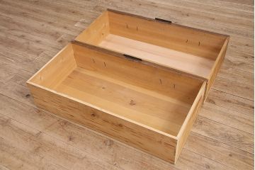 和製アンティーク　脚付き・天板リメイク　黒い金具と古い木の質感が味わい深いローボード(テレビ台、テレビボード、引き出し、リビングボード、チェスト)(R-048860)