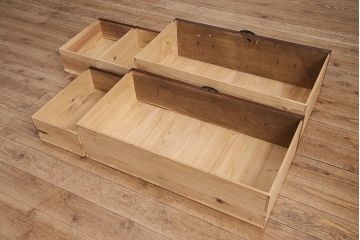 和製アンティーク　前面栗材　漆塗りが綺麗!脚を付けてリメイクした米沢箪笥ローボード(テレビ台、テレビボード、ローチェスト、引き出し、時代箪笥)(R-048863)