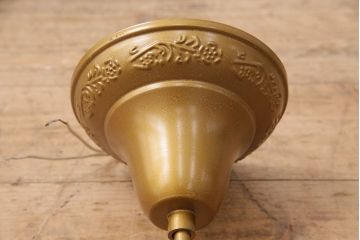 中古　ゴージャスな雰囲気が魅力!味わい深い色合いのアンティーク風シャンデリア(天井照明、吊り下げ照明)(R-048867)