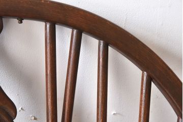 イギリスアンティーク　ERCOL(アーコール)　Windsor(ウィンザー)シリーズ　アザミの花の透かし彫りが上品なロッキングチェア(椅子、アームチェア)(R-048874)