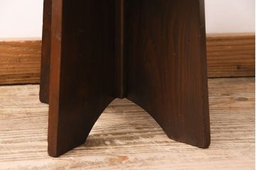 和製アンティーク　昭和中期　脚のデザインがめずらしい!落ち着いた色合いのスツール(丸椅子、花台)(R-048875)