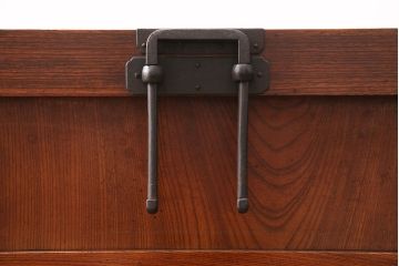 和製アンティーク　総ケヤキ材　美品!!堂々とした風格が漂う、明治期の越後帳場箪笥(銭戸棚、時代箪笥)(R-048879)