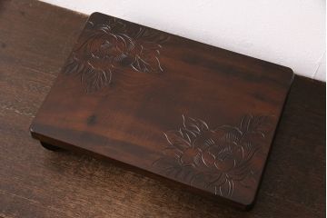 中古　伝統工芸　牡丹の花が美しく咲き誇る、日光彫りの花台(飾り台)(R-048882)