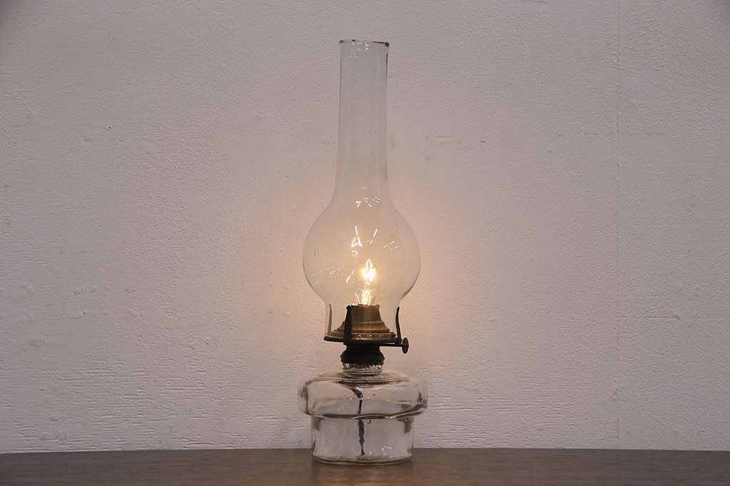 アンティーク照明　オイルランプリメイク　気泡ガラスと錆びた金具が趣あふれるテーブルランプ(スタンドライト、卓上照明)(R-048886)