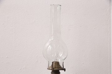 アンティーク照明　オイルランプリメイク　気泡ガラスと錆びた金具が趣あふれるテーブルランプ(スタンドライト、卓上照明)(R-048886)