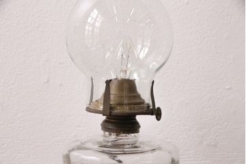 アンティーク照明　オイルランプリメイク　気泡ガラスと錆びた金具が趣あふれるテーブルランプ(スタンドライト、卓上照明)(R-048886)