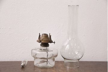 アンティーク照明　オイルランプリメイク　気泡ガラスと錆びた金具が趣あふれるテーブルランプ(スタンドライト、卓上照明)(R-048886)