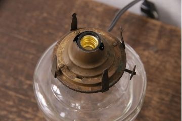 アンティーク照明　オイルランプリメイク　気泡ガラスと錆びた金具が趣あふれるテーブルランプ(スタンドライト、卓上照明)(R-048886)