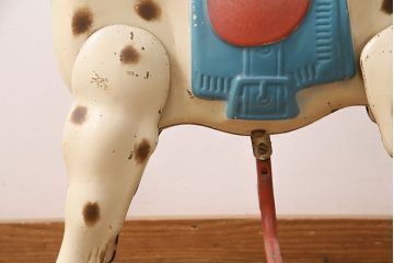 アンティーク雑貨　激レア!!　お部屋のオブジェとしてもおすすめの可愛らしい鉄製ロッキングホース(木馬)(R-048894)