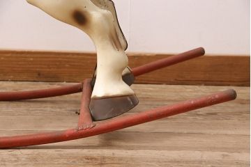 アンティーク雑貨　激レア!!　お部屋のオブジェとしてもおすすめの可愛らしい鉄製ロッキングホース(木馬)(R-048894)