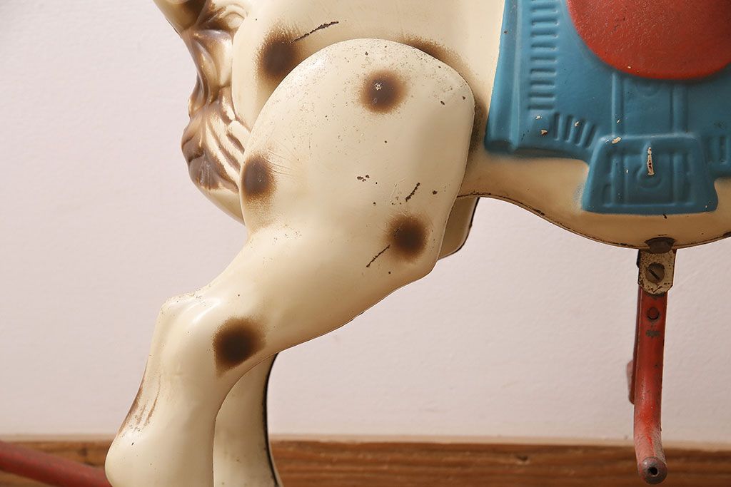 アンティーク雑貨　激レア!!　お部屋のオブジェとしてもおすすめの可愛らしい鉄製ロッキングホース(木馬)(R-048894)