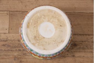 アンティーク雑貨　花尽くしの図が空間を彩る十錦手の瀬戸火鉢(鉢カバー)(R-048897)