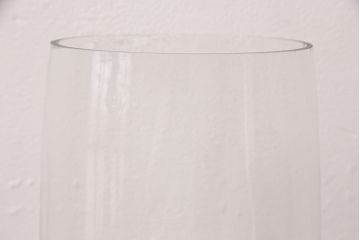 アンティーク雑貨　緩やかにカーブしたシルエットが珍しいガラス瓶(ガラスビン、フラワーベース)(R-048898)