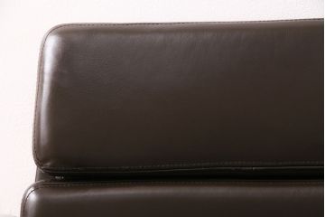 中古　リプロダクト品　ハーマンミラー(Hermanmiller)　アルミナム　ブラウンカラーが渋いアームチェア(オフィスチェア、椅子)(R-048900)