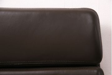 中古　リプロダクト品　ハーマンミラー(Hermanmiller)　アルミナム　ブラウンカラーが渋いアームチェア(オフィスチェア、椅子)(R-048900)