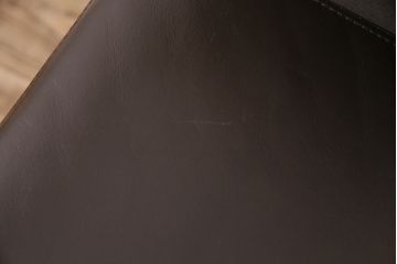 中古　リプロダクト品　ハーマンミラー(Hermanmiller)　アルミナム　ブラウンカラーが渋いアームチェア(オフィスチェア、椅子)(R-048900)