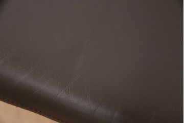 中古　リプロダクト品　ハーマンミラー(Hermanmiller)　アルミナム　ブラウンカラーが渋いアームチェア(オフィスチェア、椅子)(R-048900)