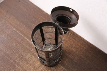 中古　棒芯4mm　持ち運びができる、ジャンクな風合いがかっこいいオイルランプ(ランタン、テーブルランプ)(R-048904)