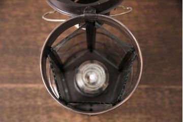 中古　棒芯4mm　持ち運びができる、ジャンクな風合いがかっこいいオイルランプ(ランタン、テーブルランプ)(R-048904)