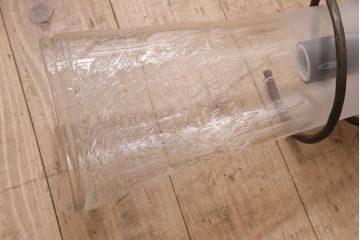 中古　アイアン　気泡ガラスがキラキラ輝くペンダント照明(天井照明、吊り下げ照明、シェード)(R-048905)