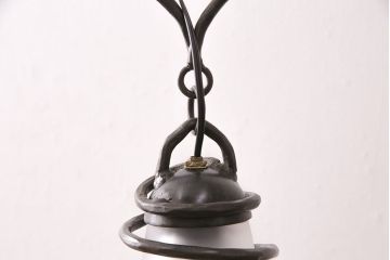 中古　アイアン　気泡ガラスがキラキラ輝くペンダント照明(天井照明、吊り下げ照明、シェード)(R-048906)