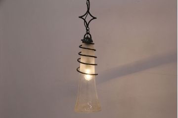 中古　アイアン　気泡ガラスがキラキラ輝くペンダント照明(天井照明、吊り下げ照明、シェード)(R-048907)