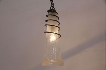 中古　アイアン　気泡ガラスがキラキラ輝くペンダント照明(天井照明、吊り下げ照明、シェード)(R-048907)