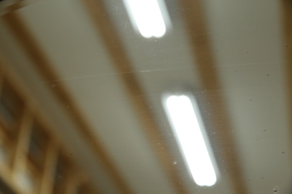 イギリスアンティーク　マホガニー材　鏡付き!褐色の木肌が美しい大振りサイズのマントルピース　(R-048913)