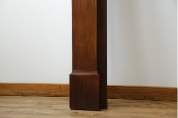 イギリスアンティーク　マホガニー材　鏡付き!褐色の木肌が美しい大振りサイズのマントルピース　(R-048913)