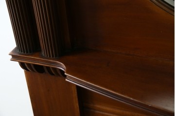 イギリスアンティーク　マホガニー材　鏡付き!褐色の木肌が美しい大振りサイズのマントルピース　(R-048913)