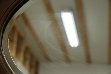 イギリスアンティーク　マホガニー材　鏡付き!褐色の木肌が美しい大振りサイズのマントルピース　(R-048913)