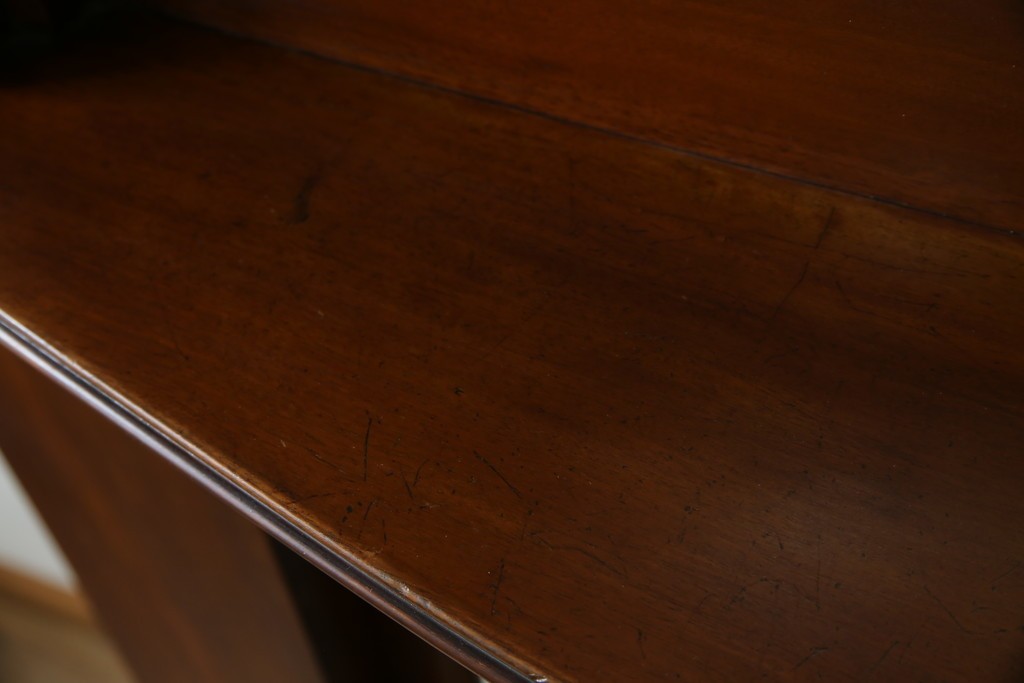 イギリスアンティーク　マホガニー材　鏡付き!褐色の木肌が美しい大振りサイズのマントルピース　(R-048913)