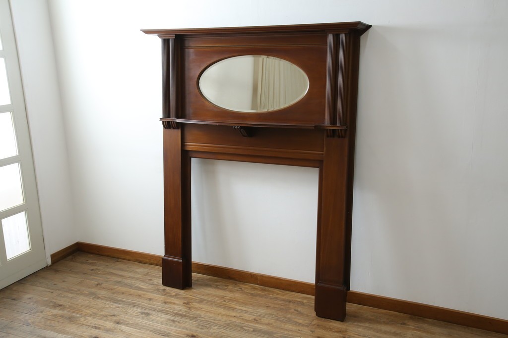 イギリスアンティーク　マホガニー材　鏡付き!褐色の木肌が美しい大振りサイズのマントルピース　(R-048913)