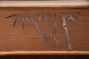 和製アンティーク　鳥と竹の透かしが魅力!ディスプレイにもおすすめな和の趣あふれる欄間(明かり取り、明り取り)(R-048917)
