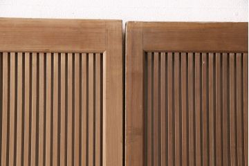 アンティーク建具　腰板ケヤキ材・玉杢　上手物!品のある和の空間作りにおすすめな万本格子戸2枚セット(引き戸)(R-048918)