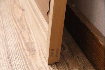 和製アンティーク　腰板ケヤキ材　桟の凝ったつくりが目を引く格子戸1枚(引き戸、建具)(R-048920)