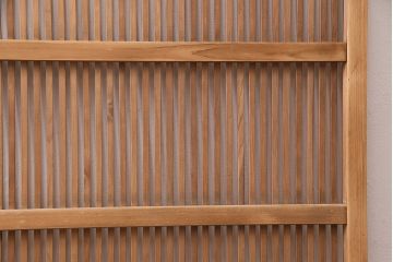 和製アンティーク　腰板ケヤキ材　桟の凝ったつくりが目を引く格子戸1枚(引き戸、建具)(R-048920)